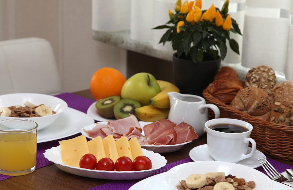 10 Bed And Breakfast Poznań Buitenkant foto